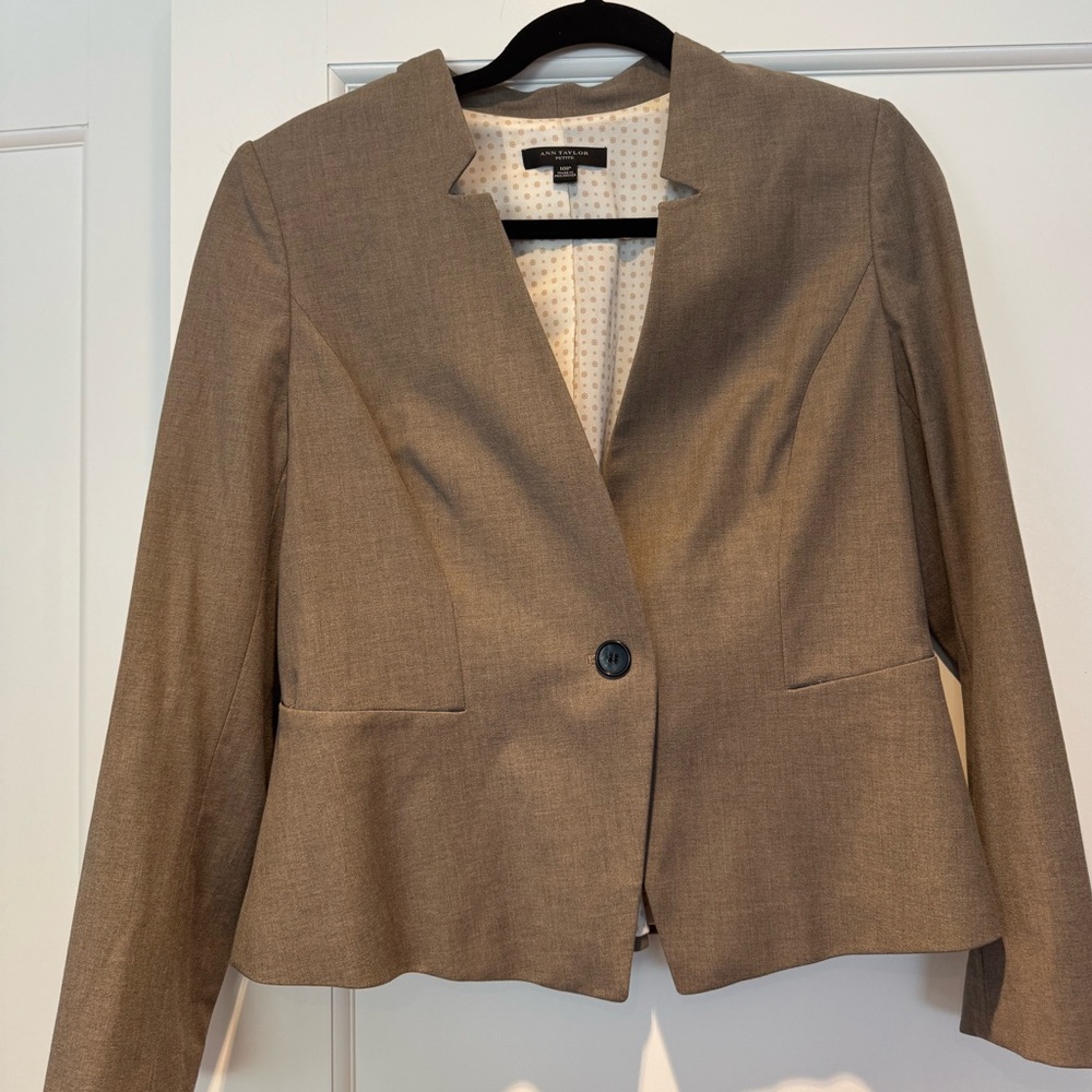 Ann Taylor Tan Women's Blazer